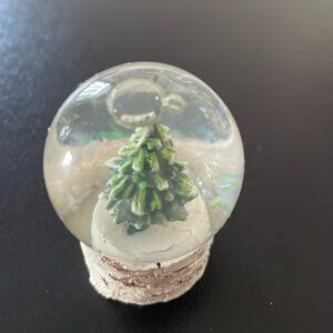 Mini snow globe